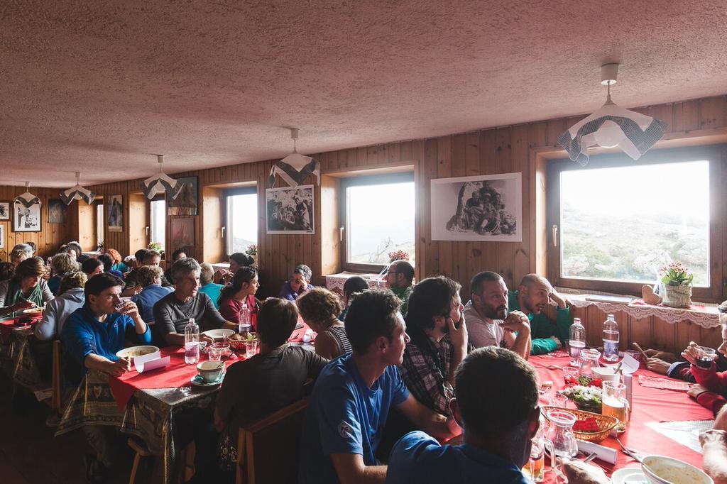 Rifugio Velo Della Madonna Hotel San Martino Di Castrozza Eksteriør billede
